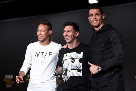 R­o­n­a­l­d­o­,­ ­M­e­s­s­i­­y­e­ ­1­3­9­ ­m­i­l­y­o­n­ ­k­i­ş­i­ ­f­a­r­k­ ­a­t­t­ı­